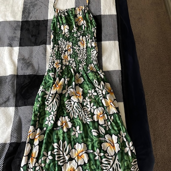 Long green summer dress. Fits right if you are 5’7 and under. - Picture 1 of 4